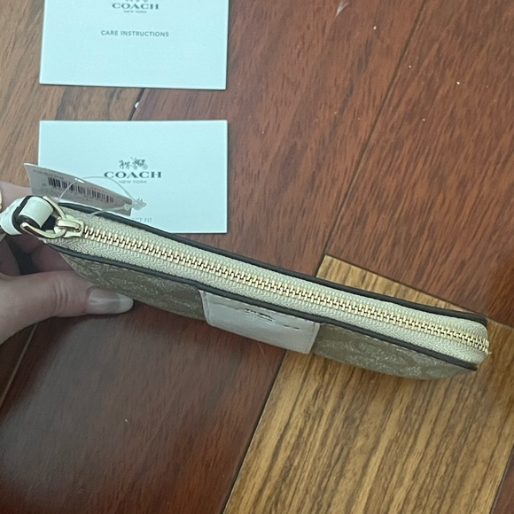 Corner Zip Wristlet In Signature Canvas - Picture 3 of 9